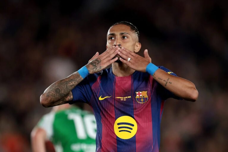 Raphinha Rejoins Barcelona Pre-Season Training 1 Raphinha