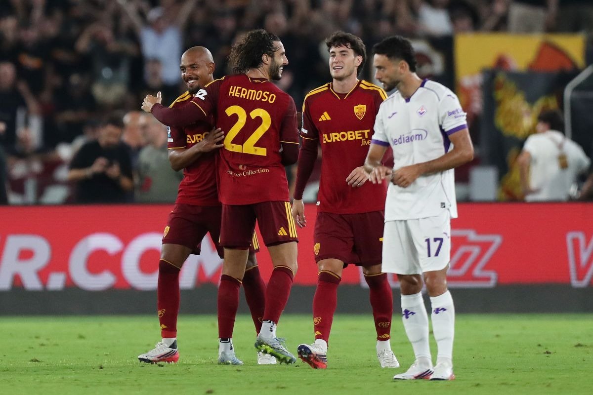 Donyell Malen hat trick
