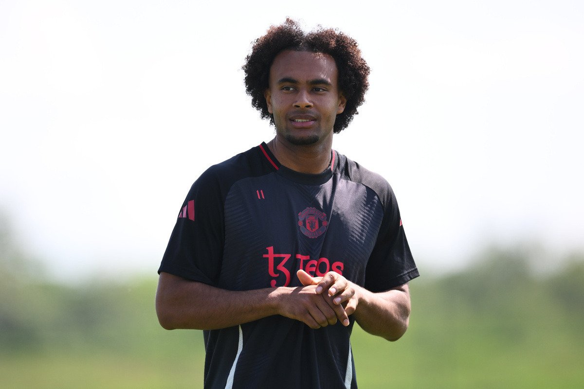 Joshua Zirkzee transfer