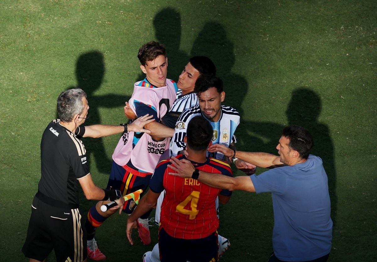 Leandro Paredes ban