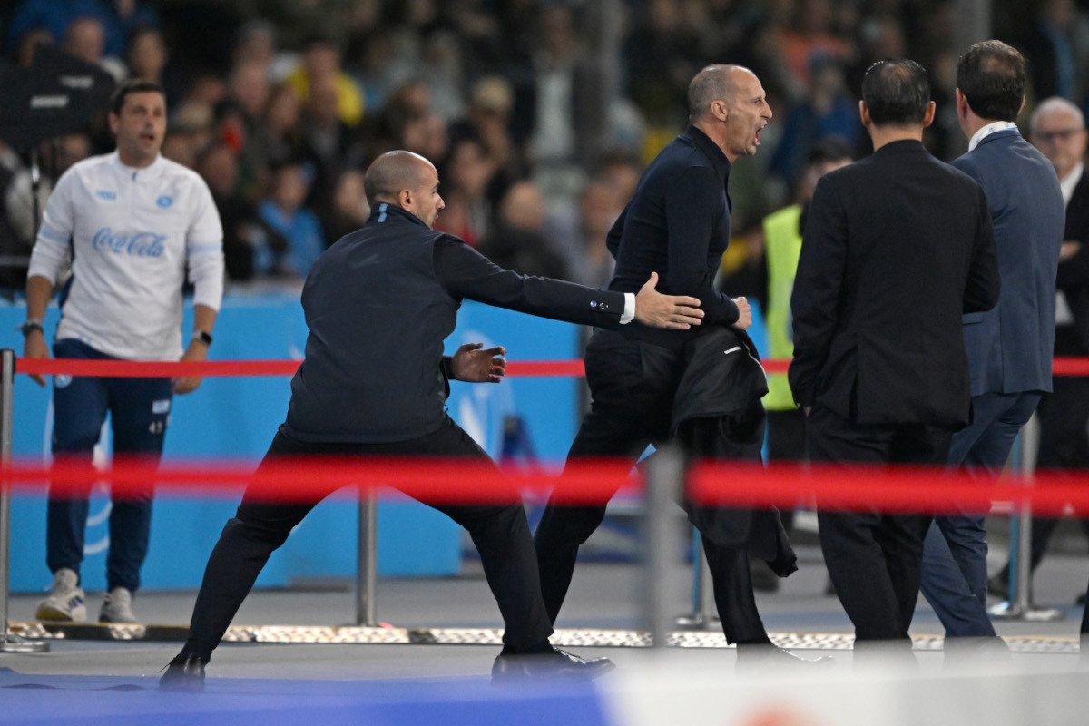 Max Allegri red card